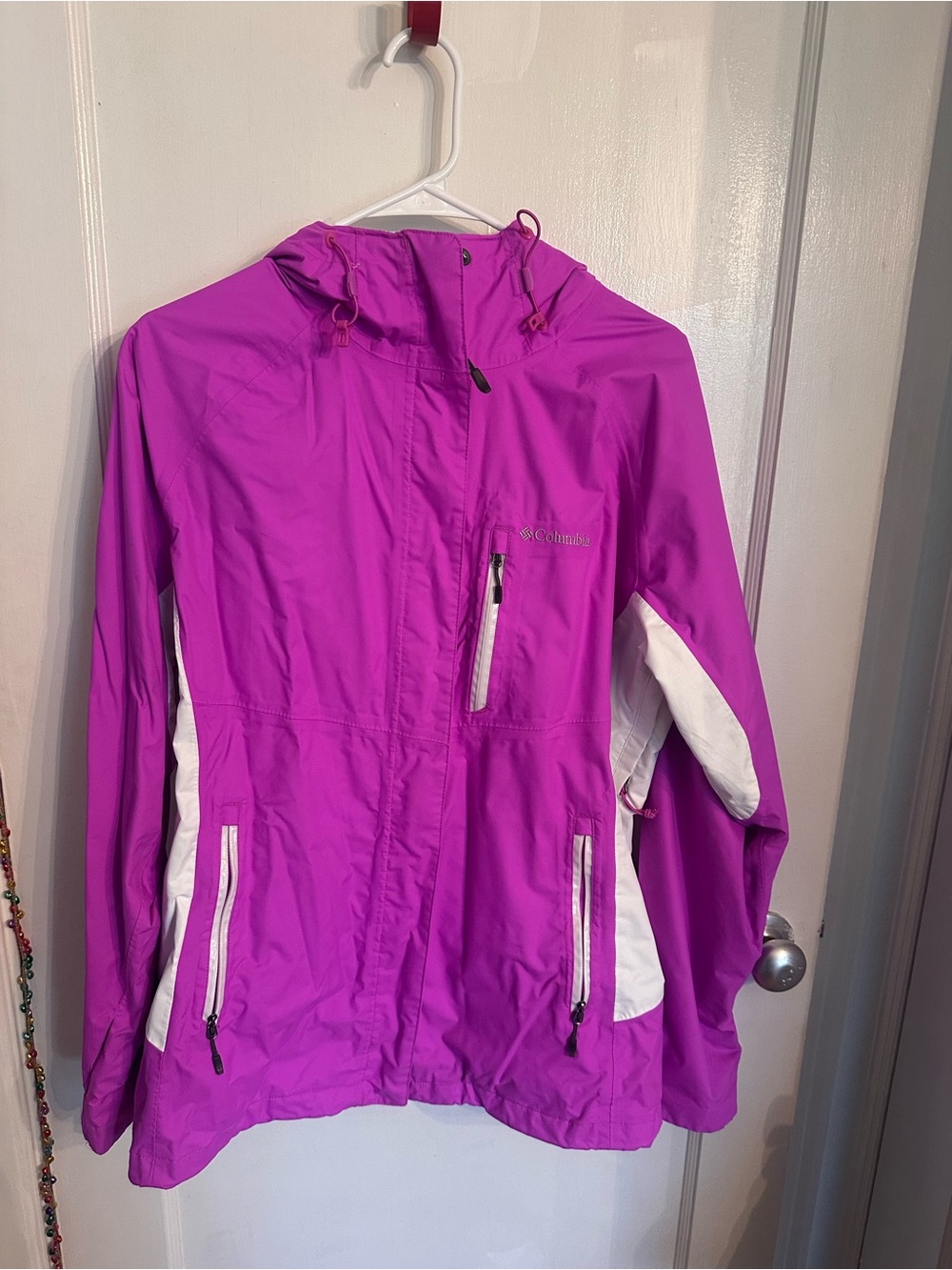 Columbia Magenta & White jacket size L